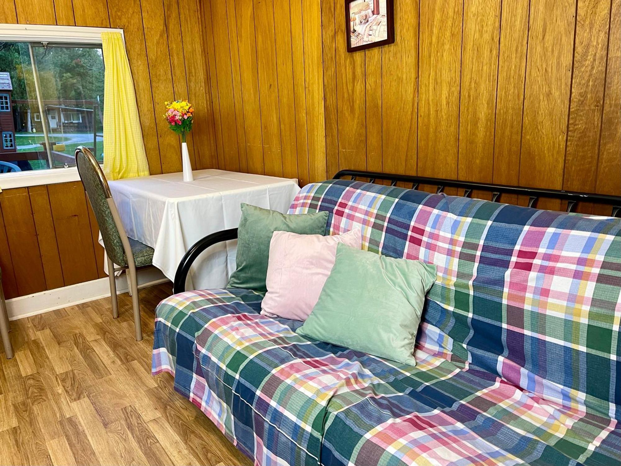 Ambleside Cottage Resort Bobcaygeon Buitenkant foto